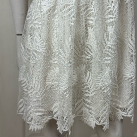 Lovers + Friends White Off-Shoulder Flutter Sleeve Sundress. C36 - Picture 6 of 16
